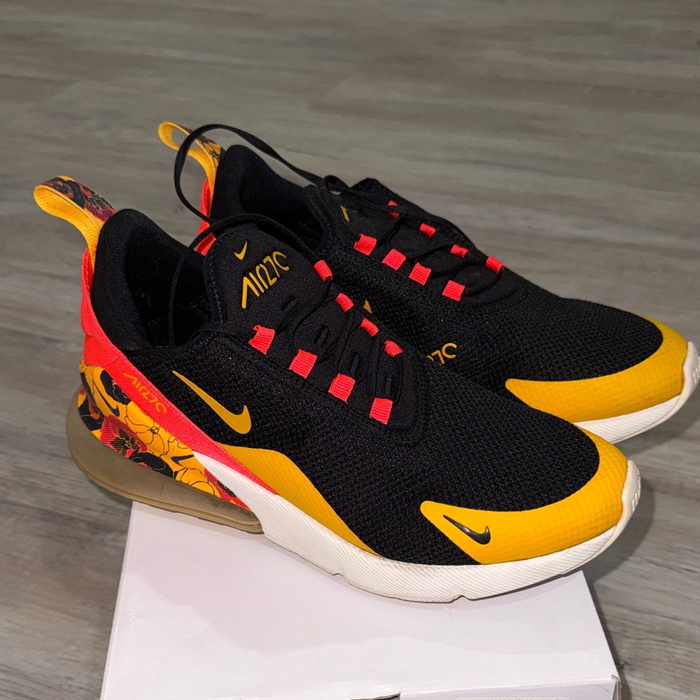 Nike: Air Max 270 SE Women’s Sneakers with Black, and Yellow Floral Size 9